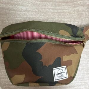 Herschel Camo Fanny Pack ⛰️